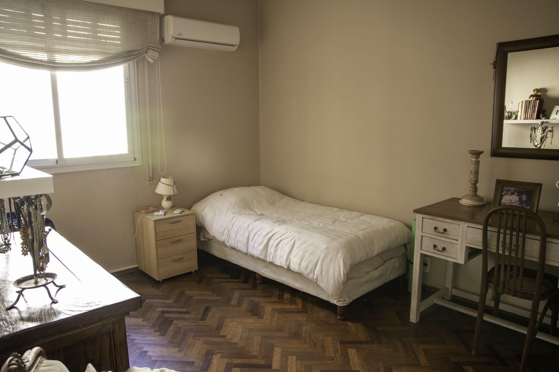 POCITOS, 3 dorm. 2 baños