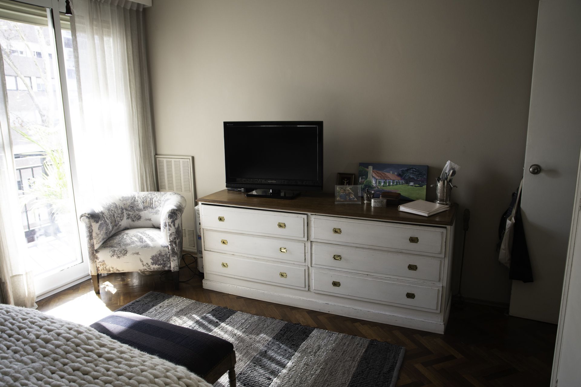 POCITOS, 3 dorm. 2 baños